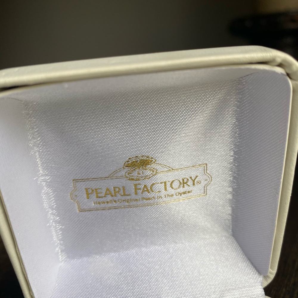 Rose gold, pearl necklace